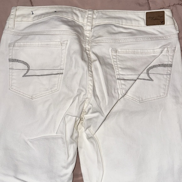 American Eagle Women’s White Jeans - Picture 6 of 8